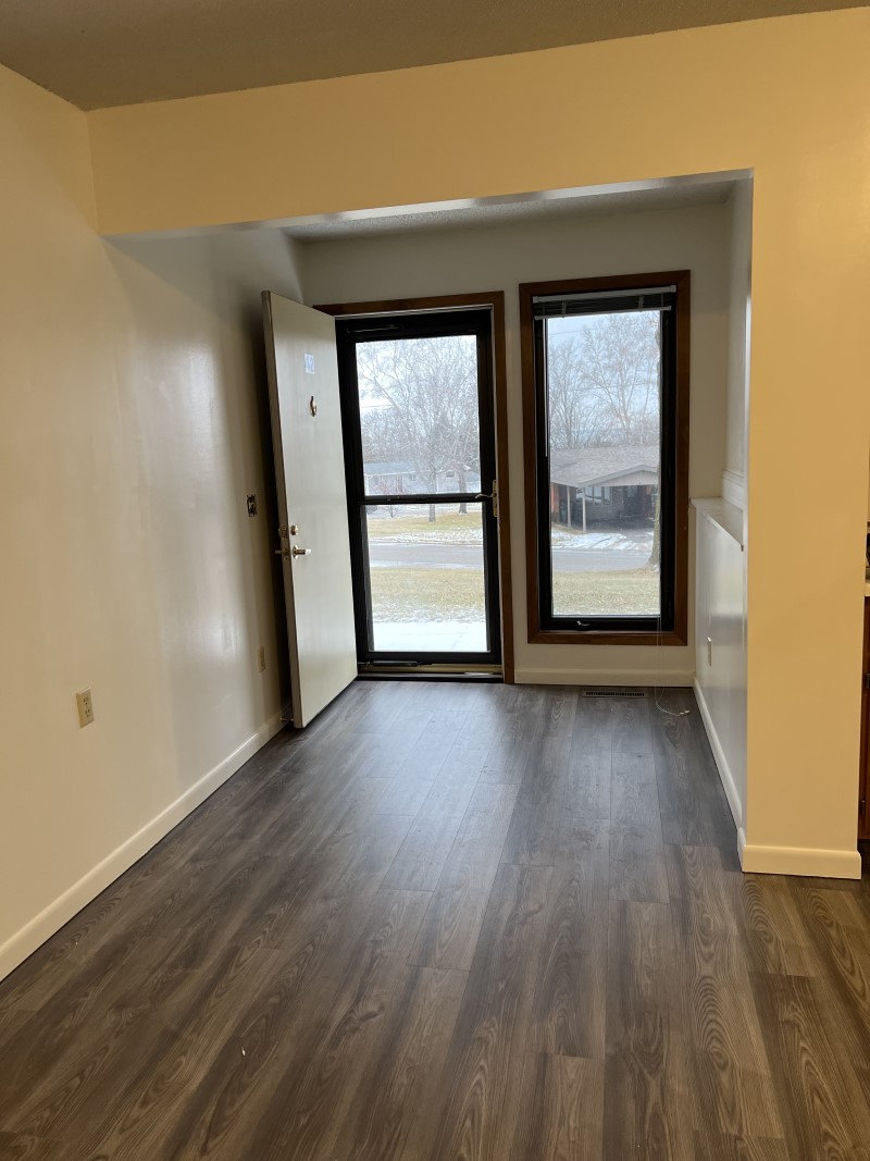 Glenhaven Manor Entryway